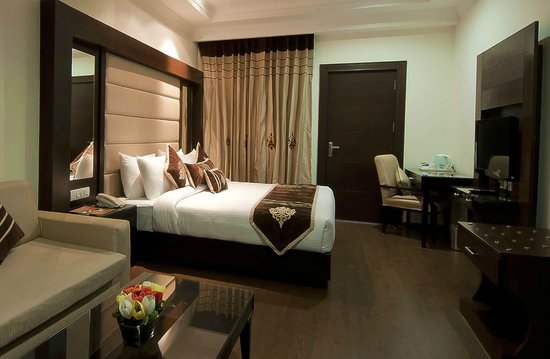 Hotel Pitrashish Pride